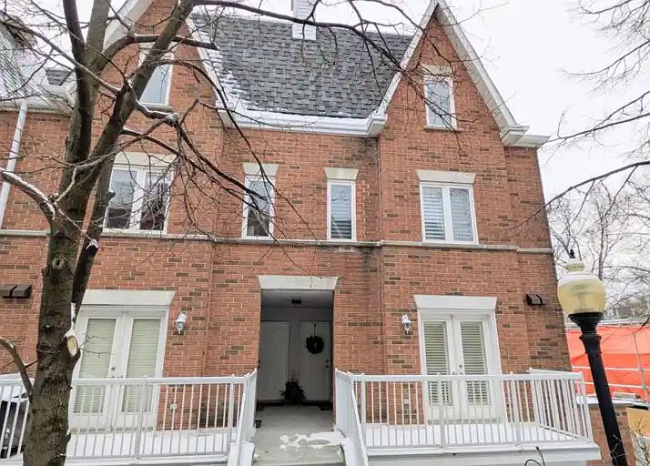 1st image of 12 Sudbury St #3016
