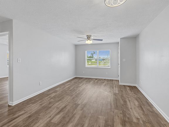 3rd image of 270 Bruce Cir #11193848