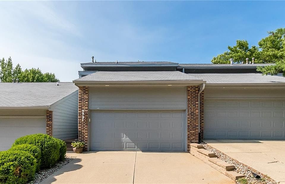 1st image of 4931 Woodland Ave #4931