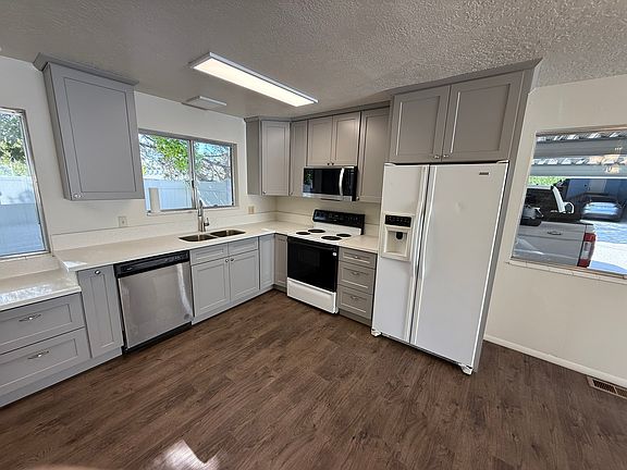 2nd image of 1938 E Nunley Cir #1938
