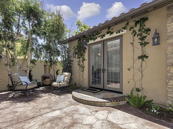 Private Front Courtyard