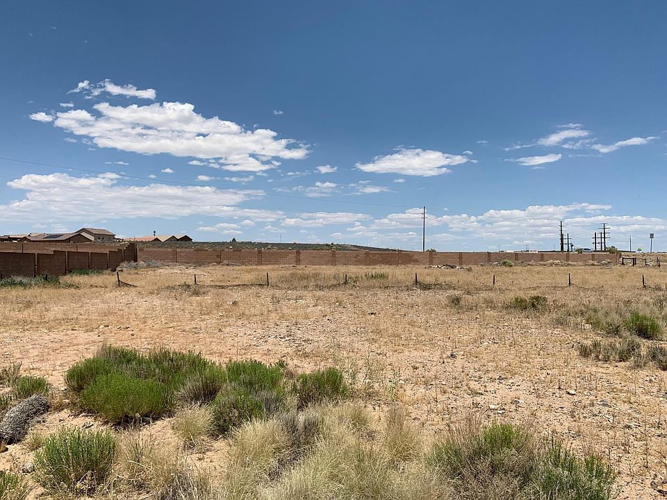 2nd image of 6801 Rimrock Cir NW