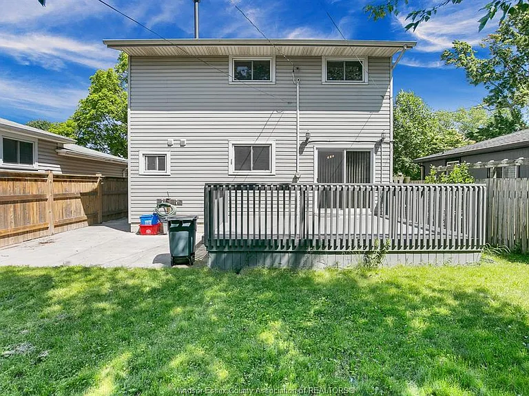 3964 Whitney Ave — Photo 35
