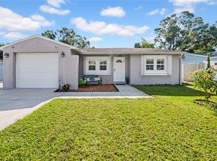 1352 Foxwood Dr, Lutz, FL 33549