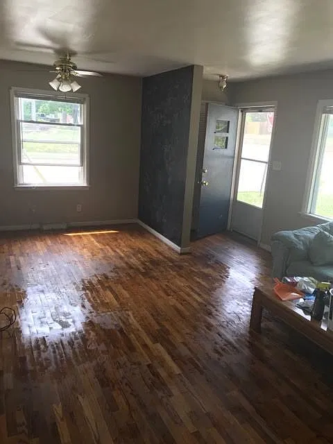 3 bed, 888 sqft, $1,550 — Photo 2