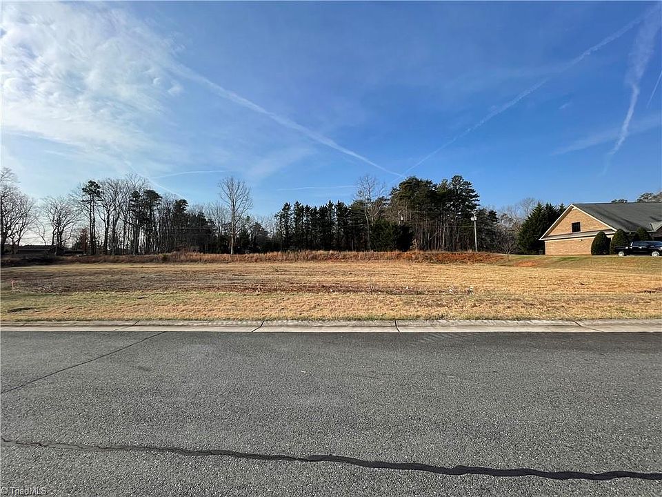 2nd image of 2 River Birch Ct