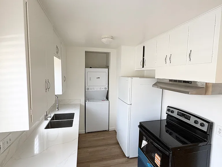 3700 E 4th St #2 — Photo 5