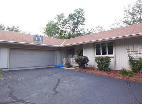 1st image of 20 N Hill Ct