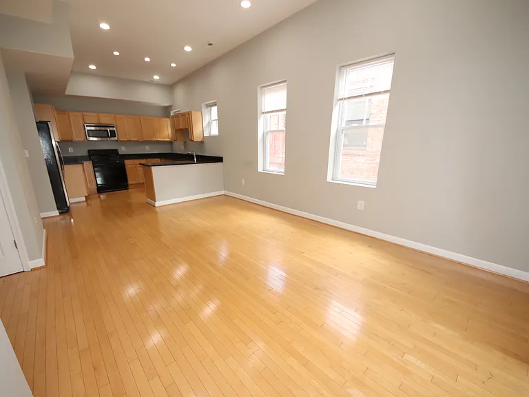 2443 Callow Ave #3 — Photo 3