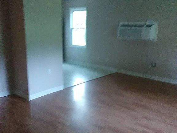 4th image of 85 Lafayette St
