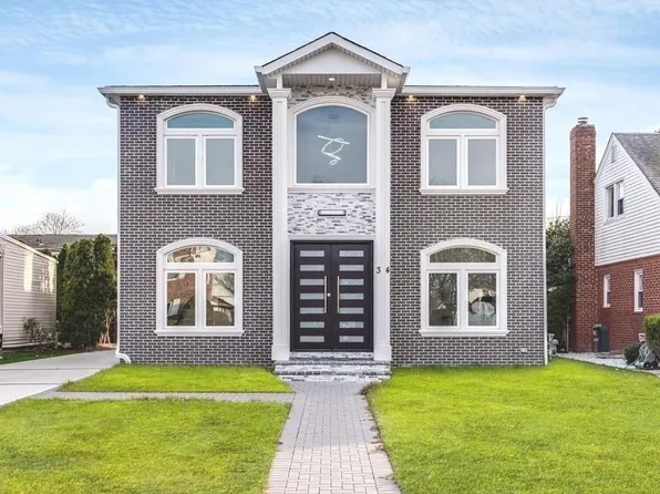 34 Durham Road, New Hyde Park, NY 11040