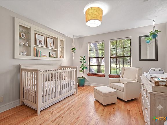 3rd image of 2706 Palomino Dr