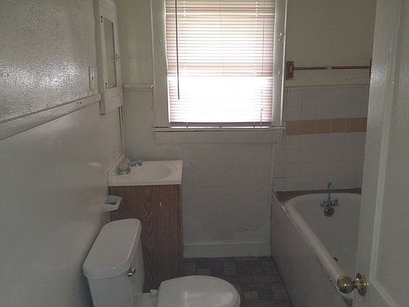 4th image of 2531 Idaho Ave
