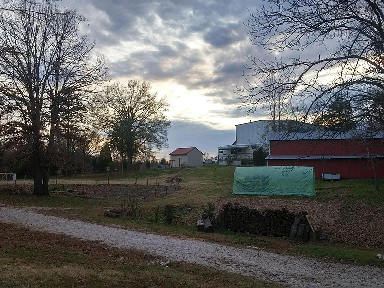 Sharon Rd — Photo 25