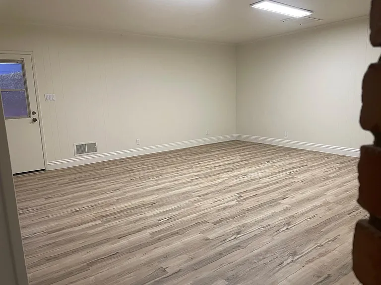 531 E Laguna Dr — Photo 9