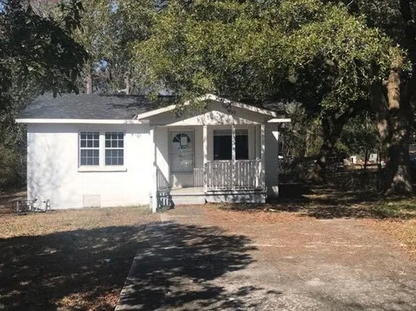 750 Wolfe St, Elloree, SC 29047