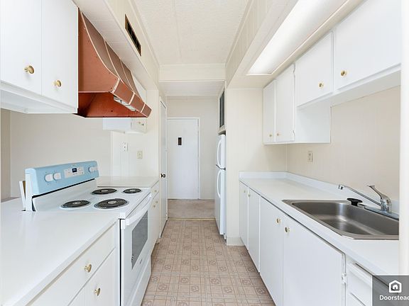 4th image of 330 Sierra Vista Ave #11