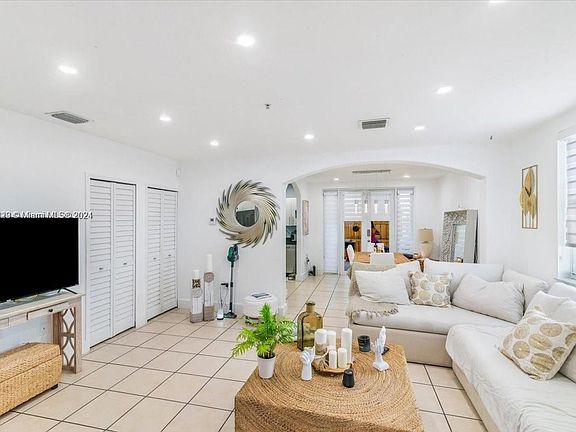 5th image of 8037 W 36th Ave APT 6
