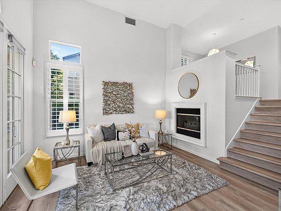 5th image of 889 Georgetown Pl