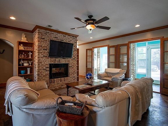 4th image of 209 Fernwood Dr