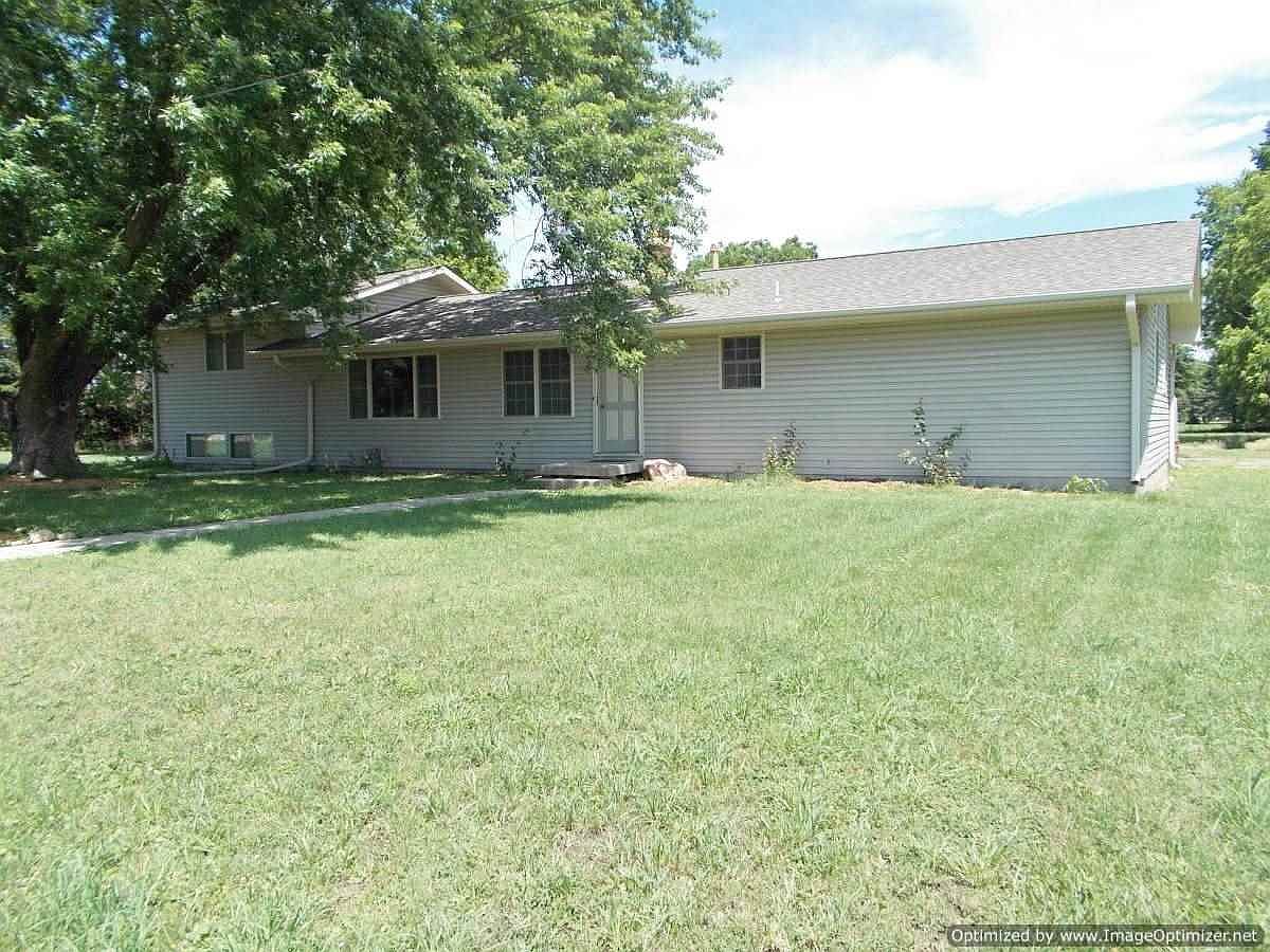 522 Helen St Beatrice NE 68310 Zillow