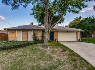 741 Spring Valley Dr, Hurst, TX 76054