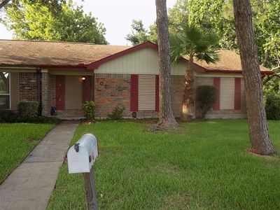702 Garden Walk Dr, La Porte, TX, 77571