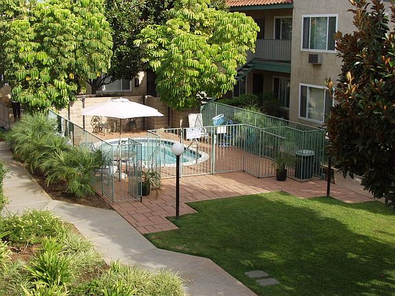 5th image of 8253 Graves Ave APT 105