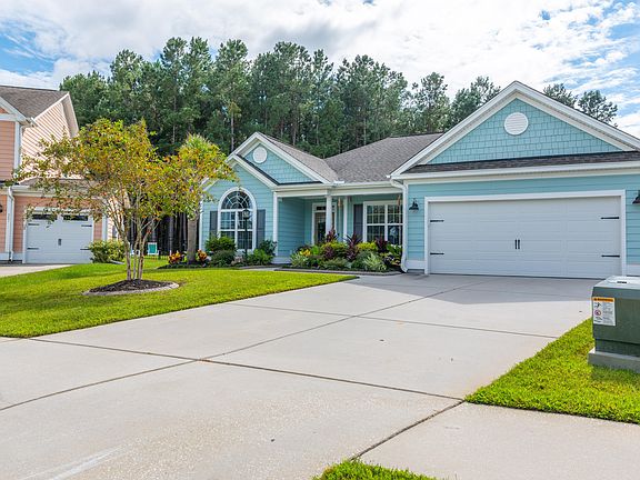 3rd image of 385 Whispering Breeze Ln