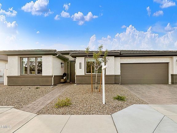 2nd image of 1333 W CREOSOTE Drive