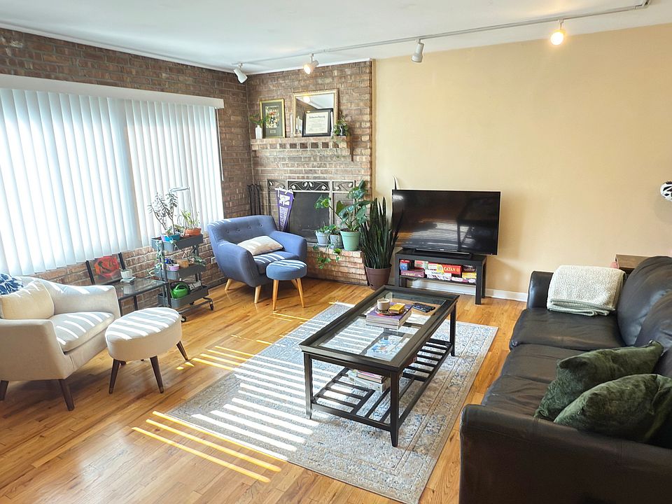 1st image of 715 W Diversey Pkwy APT 5