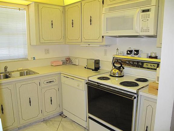 5th image of 5150 Lakefront Blvd APT A