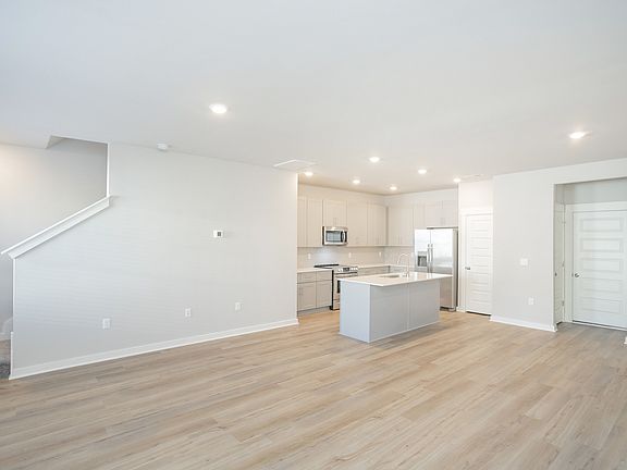 4th image of 4509 Sardius Dr