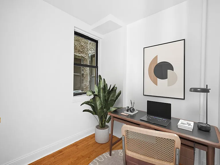 18 Cornelia St #1 — Photo 7