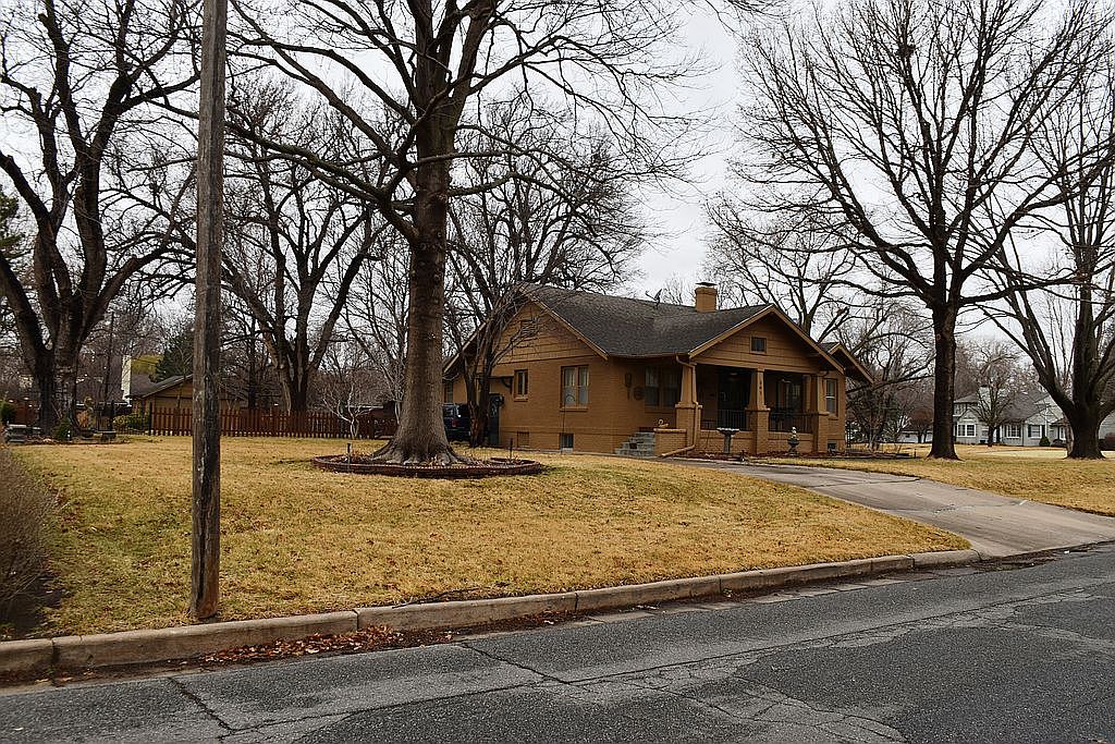 301 Hyde Park Dr, Hutchinson, KS 67502 Zillow