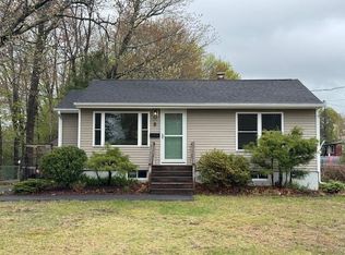 8 Lowell St, Sanford, ME 04073