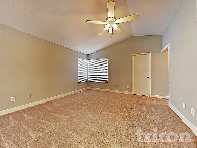 2819 Filbert St — Photo 9