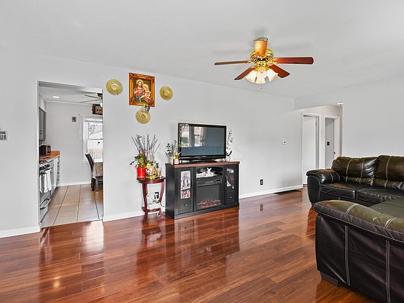 2nd image of 2296 Fenton St