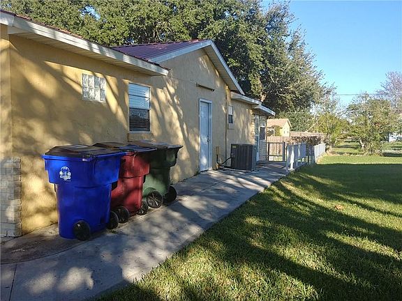 2nd image of 207 Vermont Ave