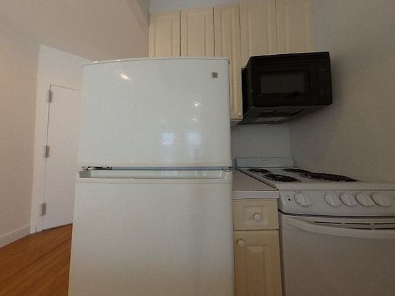 4th image of 347 E 82nd St #300