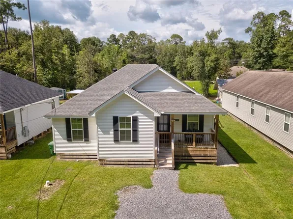 28797 Adele St, Lacombe, LA 70445