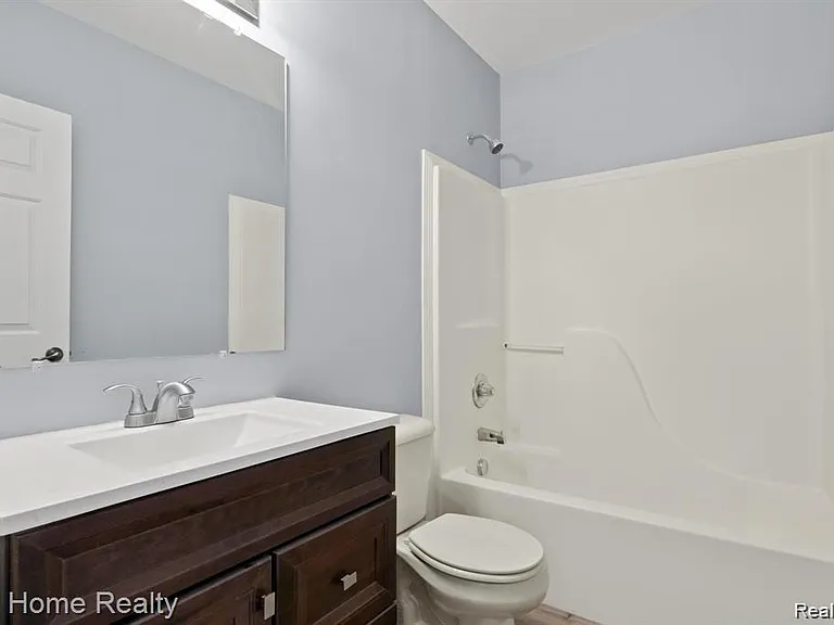 7637 Woodward Ave — Photo 9