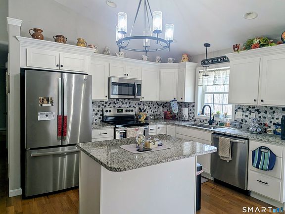 4th image of 29 Tripp Hollow Road