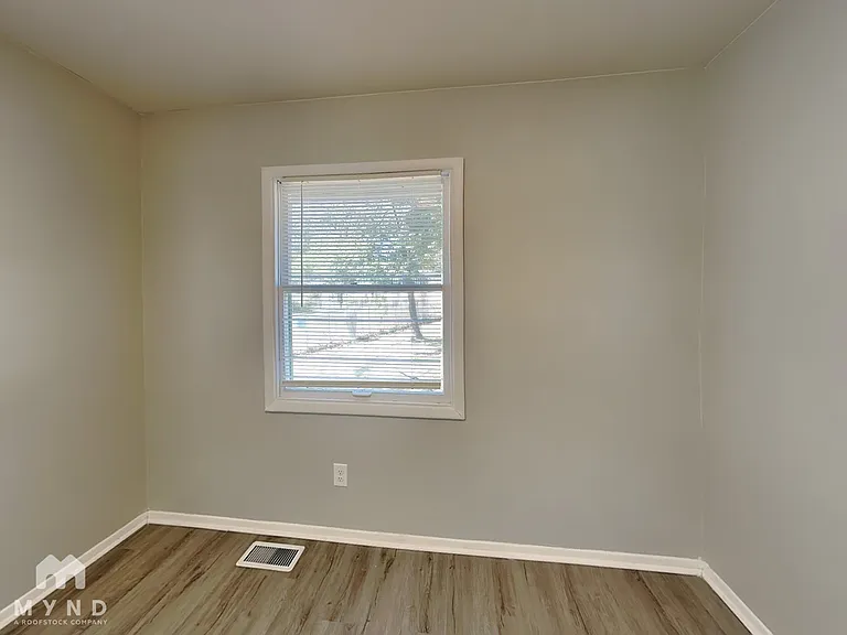 4484 Bonnie Glen Ct — Photo 12