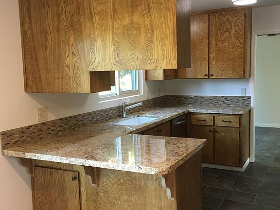 3rd image of 1503 Sierra St #B