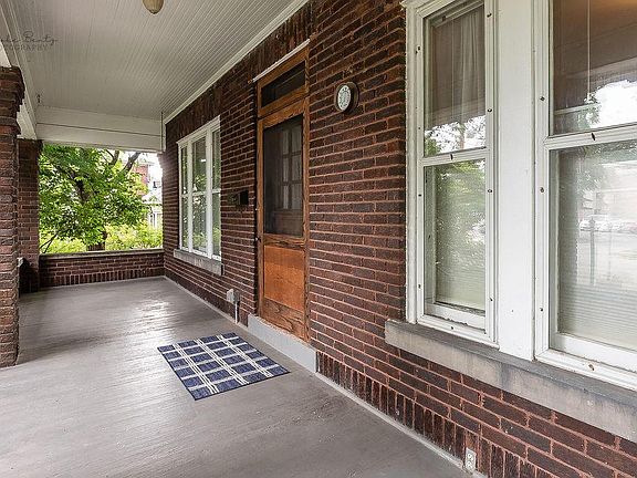 4th image of 25 Webster Park Ave
