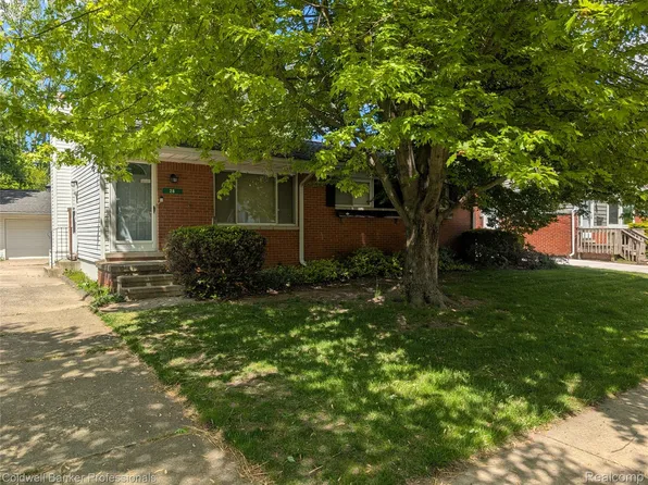 28 W Phillips Ave, Milan, MI 48160