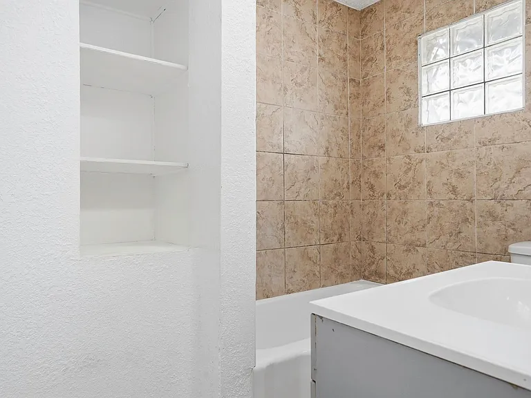 220 Brooklyn Ave — Photo 20