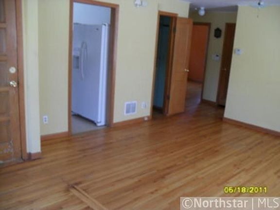 4th image of 3104 36th Ave S