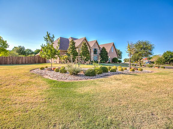 2nd image of 1009 Ashford Dr